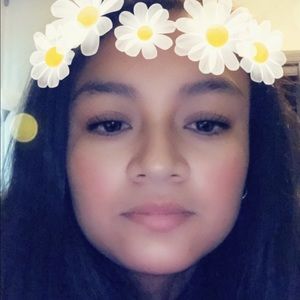 Meet your Posher, Zoila